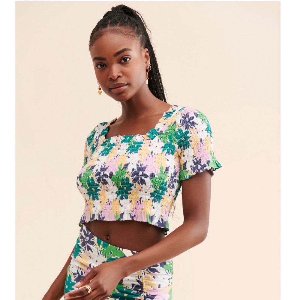 Nuuly x Rue Stiic Floral Cottagecore Smocked Crop Top Size M Square Neck